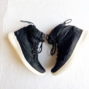Champion Womens Black Quilted Winter Boots W/ Faux Fur Lining Size 9